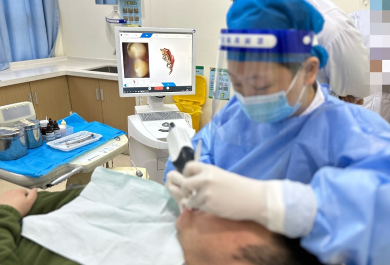 椅旁技师工作场景